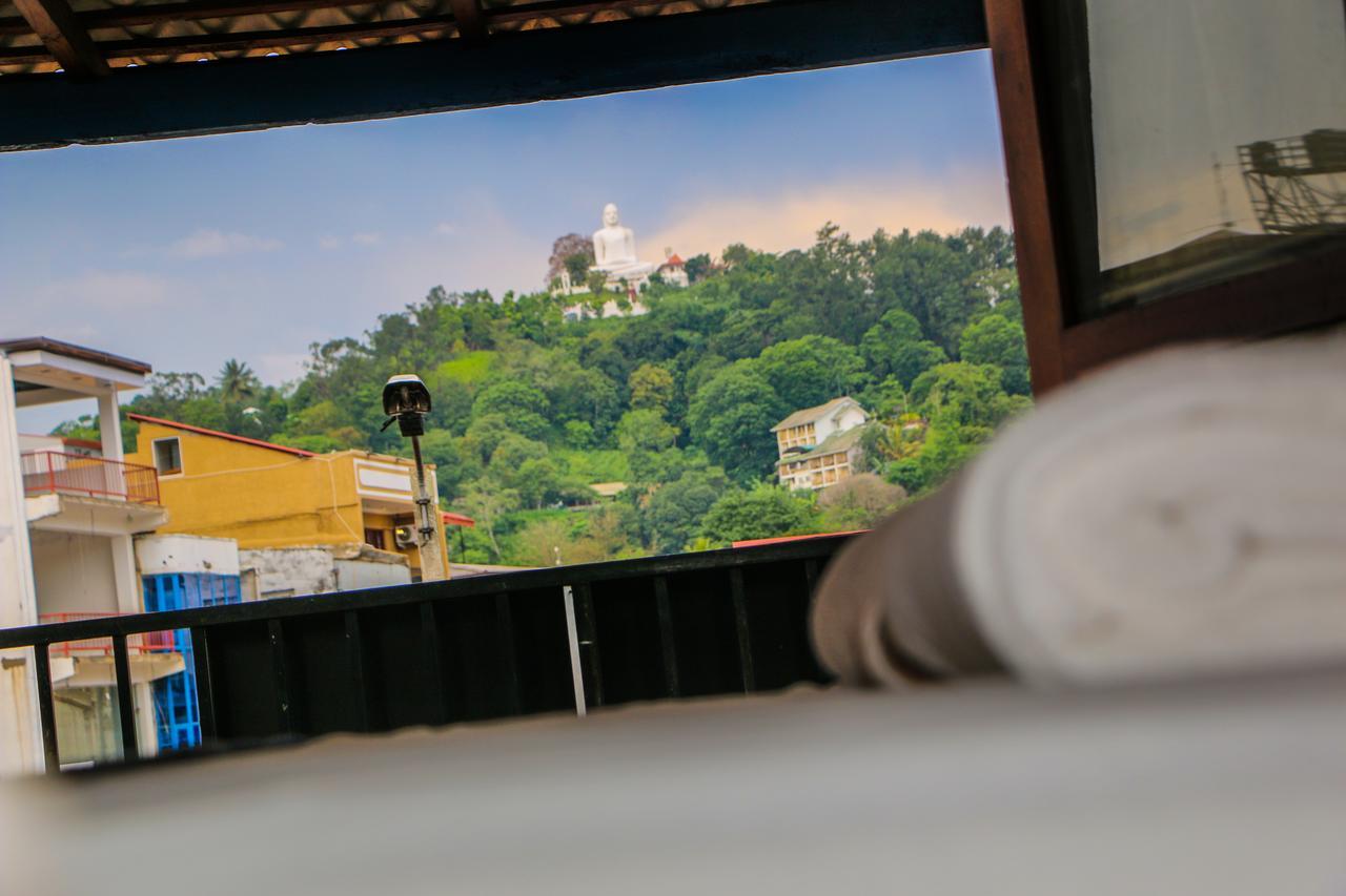 Dhawalagiri Inn Kandy Exterior foto